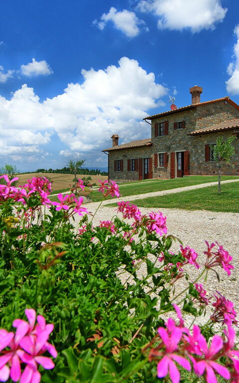 Villa Farneta: Building Exterior, Garden