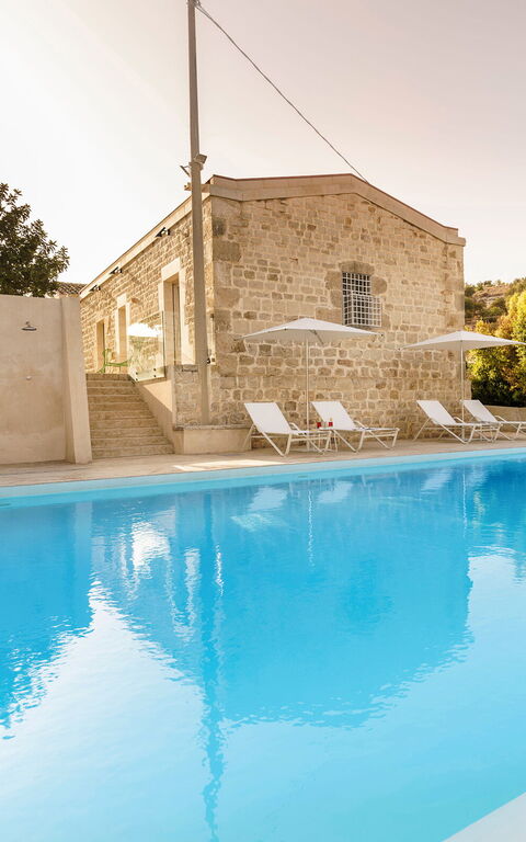 Villa Luna: Building Exterior, Outdoor, Pool