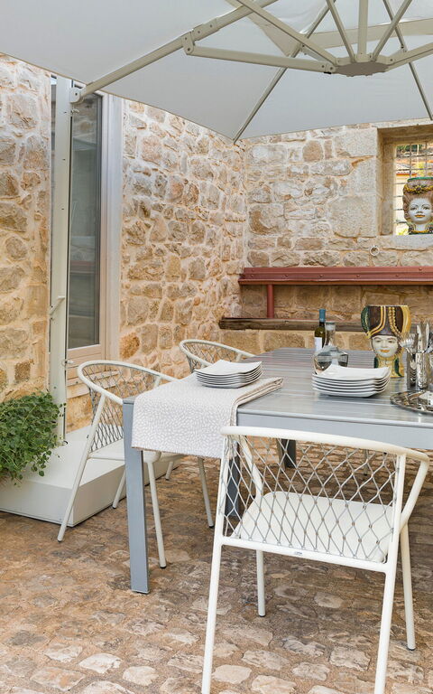 Villa Luna: Balcony / Terrace / Patio, Building Exterior, Outdoor