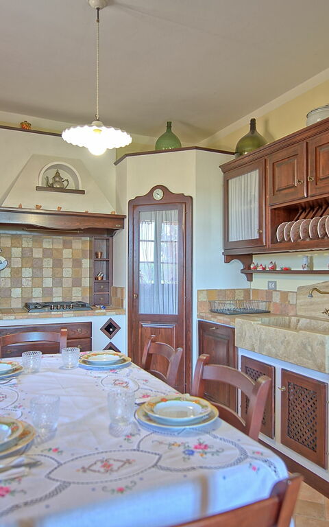 Casa Violina: Dining Room, Kitchen