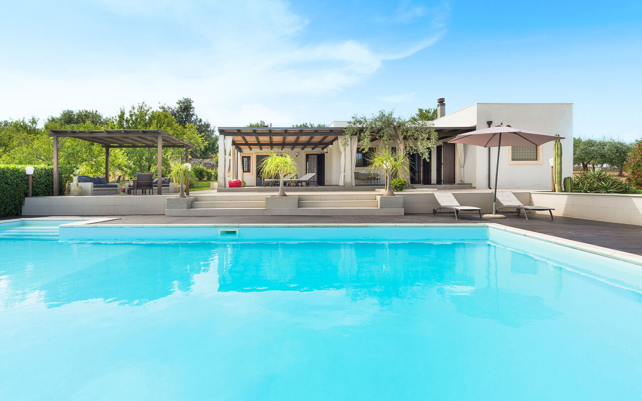 Villa Mara: Outdoor, Pool