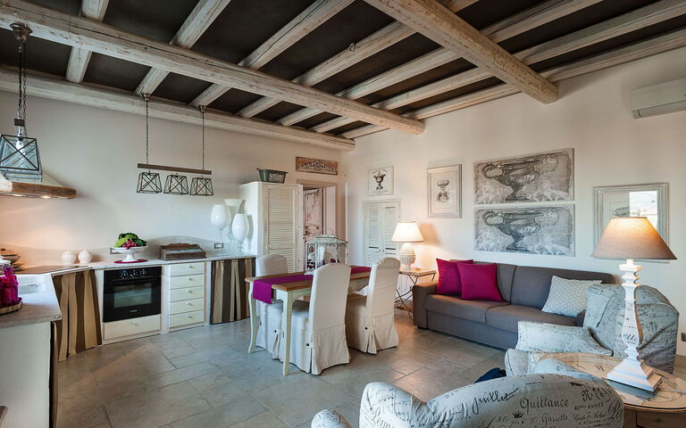 Villa Pigna Bianca: Dining Room, Kitchen, Living Room