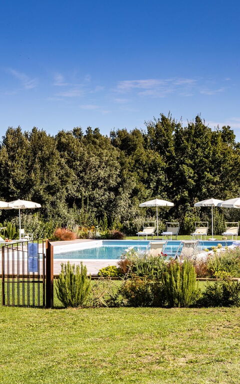Villa Bonriposo: Outdoor, Pool