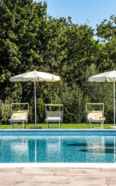 Villa Bonriposo: Outdoor, Pool