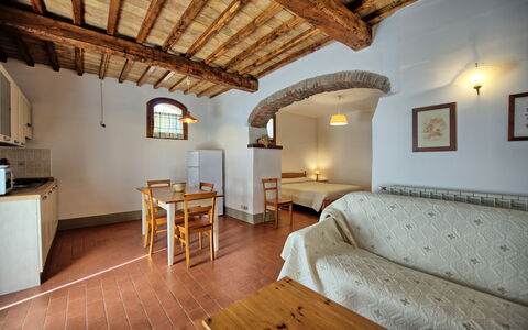 Accommodation Orciaia: Dining Room, Kitchen, Living Room