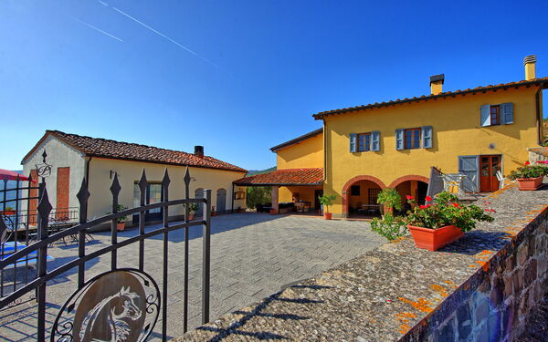 Casalta: Building Exterior, Outdoor