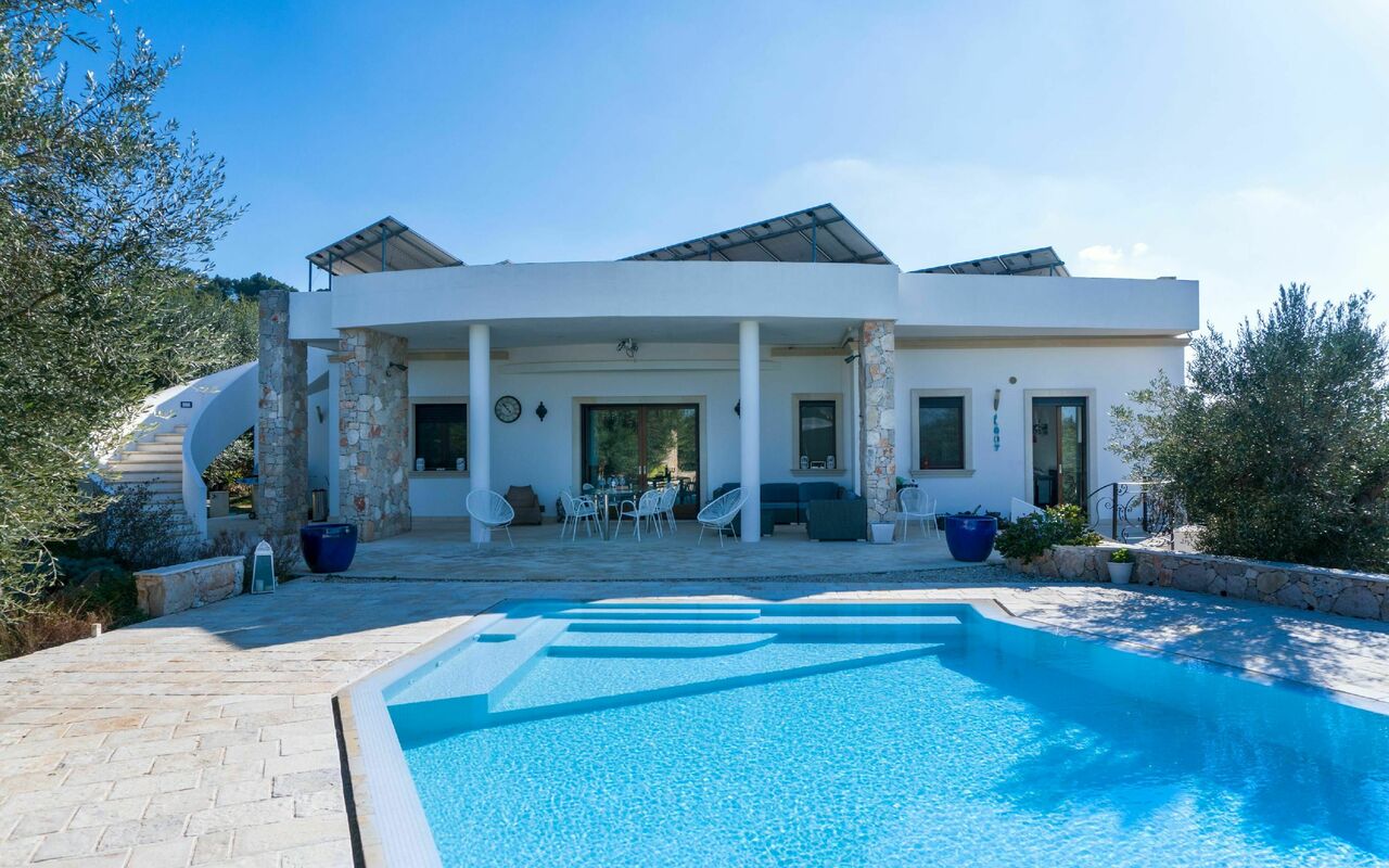 Villa Modigliani: Outdoor, Pool