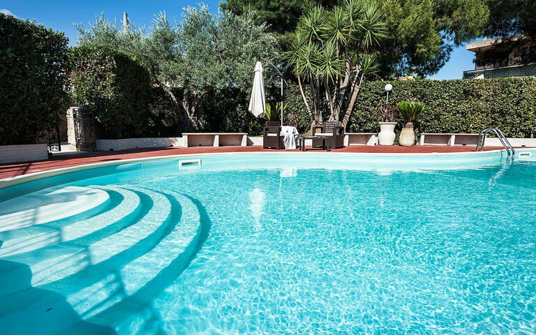 Villa Carolina: Outdoor, Pool