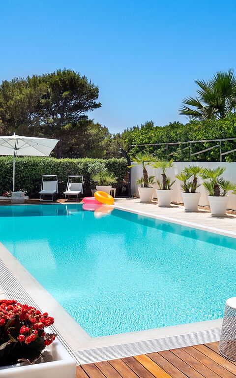 Villa Bellini: Garden, Pool