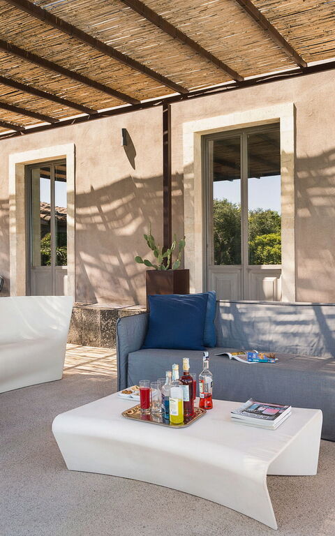 Villa Torre Etnea: Balcony / Terrace / Patio, Building Exterior, Outdoor