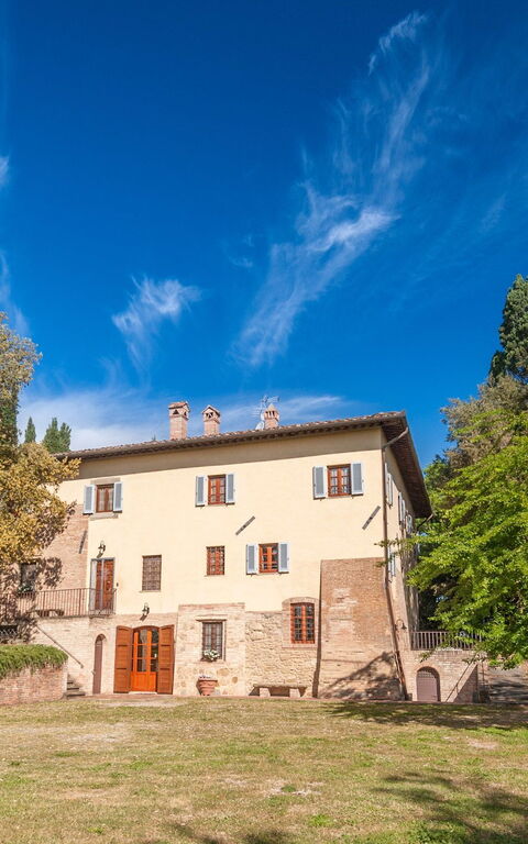 Moriolo: Building Exterior, Garden