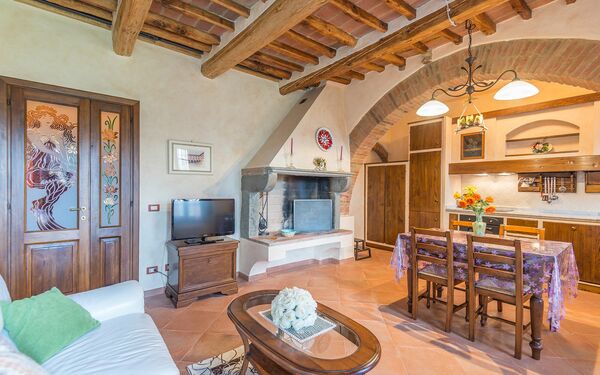 Accommodation Smeraldo: Dining Room, Kitchen, Living Room