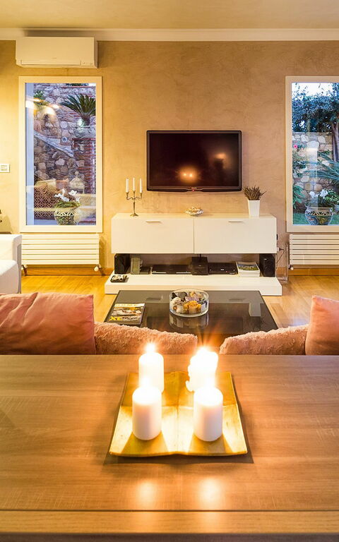 Villa Luce: Living Room