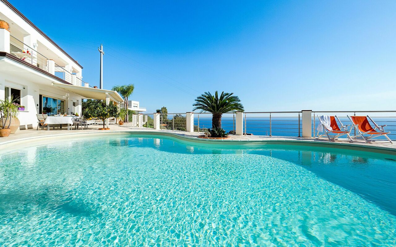 Villa Luce: Pool