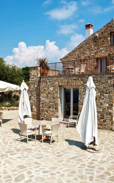 Villa Rupe Alta: Building Exterior