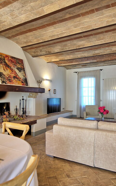 Villa Il Caggio: Dining Room, Living Room