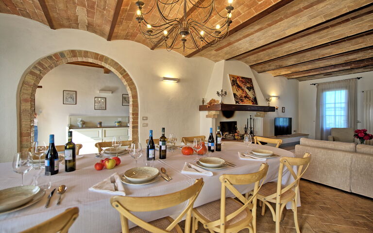 Villa Il Caggio: Dining Room, Living Room