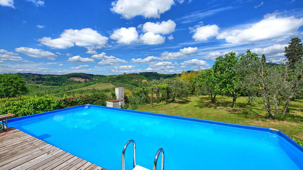 Maggiano: Pool, Scenic View