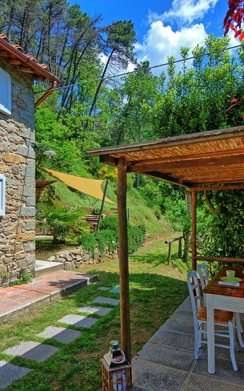 Casale Di Cozzile: Building Exterior, Garden