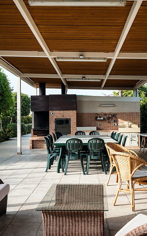 Donnalucata: Building Exterior, Garden, Outdoor