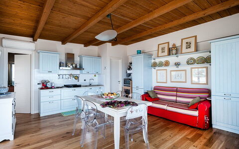 Accommodation Onda: Dining Room, Kitchen, Living Room