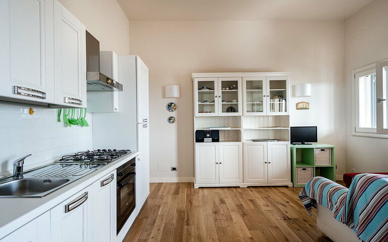 Accommodation Timone: Dining Room, Kitchen, Living Room