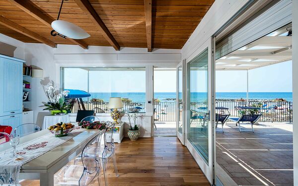 Accommodation Onda: Dining Room, Kitchen, Living Room