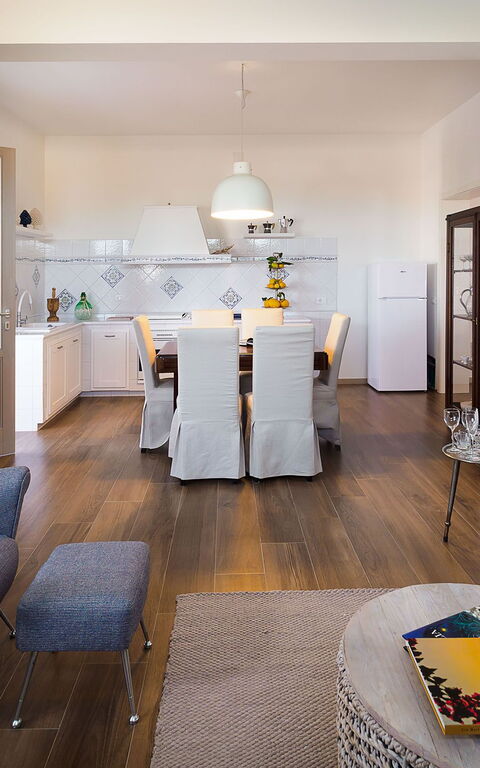 Villa Pietra Del Sole: Dining Room, Living Room