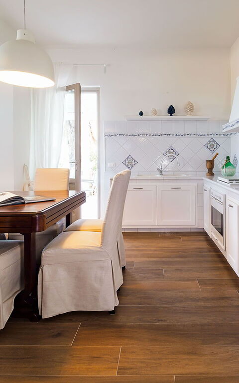 Villa Pietra Del Sole: Dining Room, Kitchen