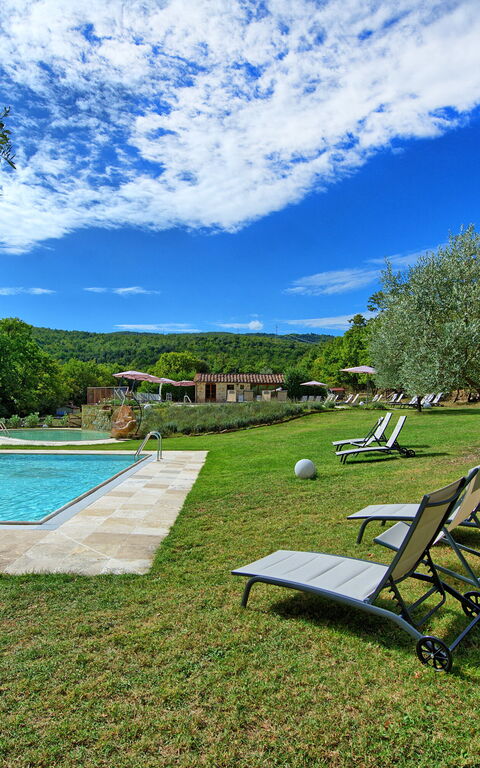 Borgo Mulignone: Garden, Pool