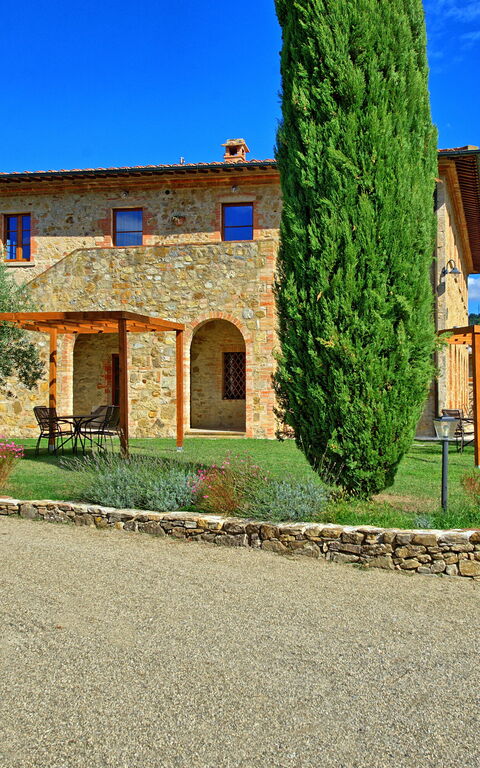 Borgo Mulignone: Building Exterior, Garden