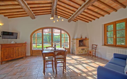 Accommodation Mulignone 1: Dining Room, Living Room