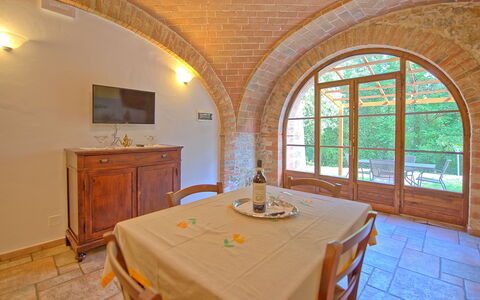 Accommodation Mulignone 6: Dining Room, Living Room