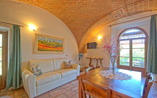 Accommodation Mulignone 8: Dining Room, Living Room