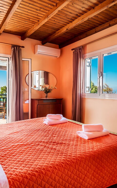 Beachfront Villa Rania: Bedroom