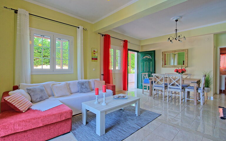 Beachfront Villa Rania: Dining Room, Kitchen, Living Room