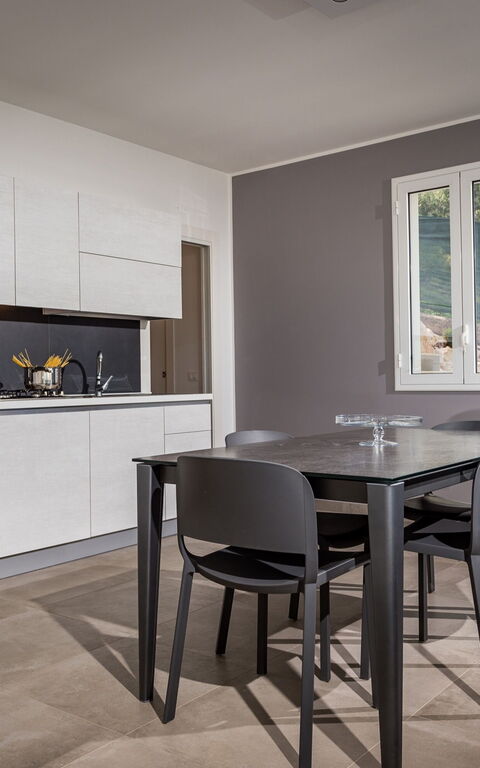 Villa Scire: Dining Room, Kitchen