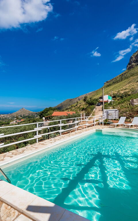 Villa Scire: Outdoor, Pool