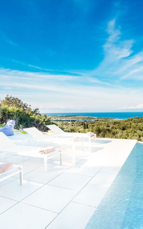 Villa Athena: Outdoor, Pool