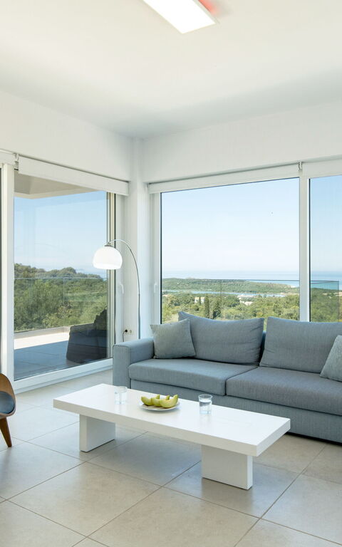 Villa Nafsika: Living Room