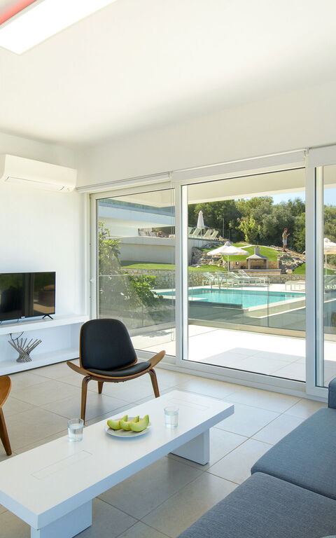 Villa Nafsika: Living Room