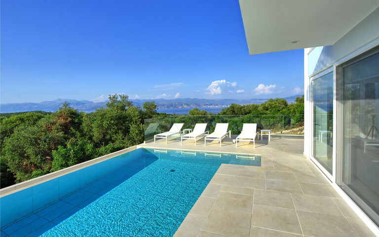 Villa Nafsika: Building Exterior, Pool