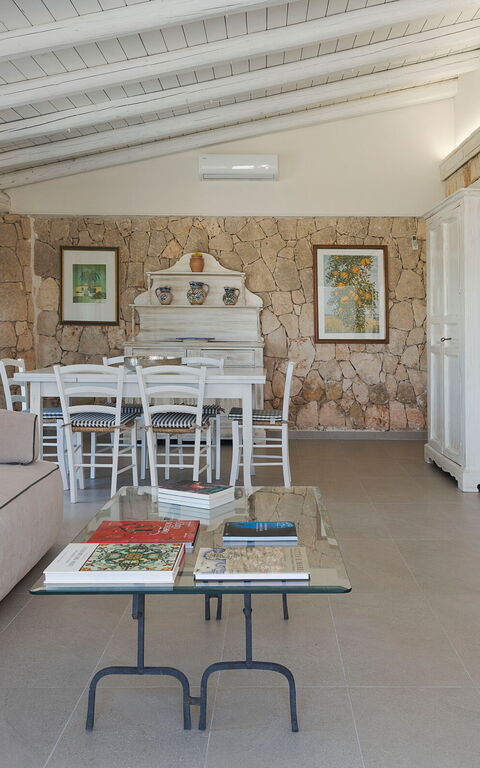 Villa Del Mito: Dining Room, Living Room