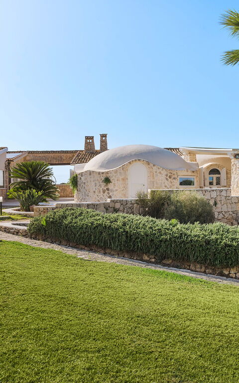 Villa Del Mito: Building Exterior, Garden, Outdoor