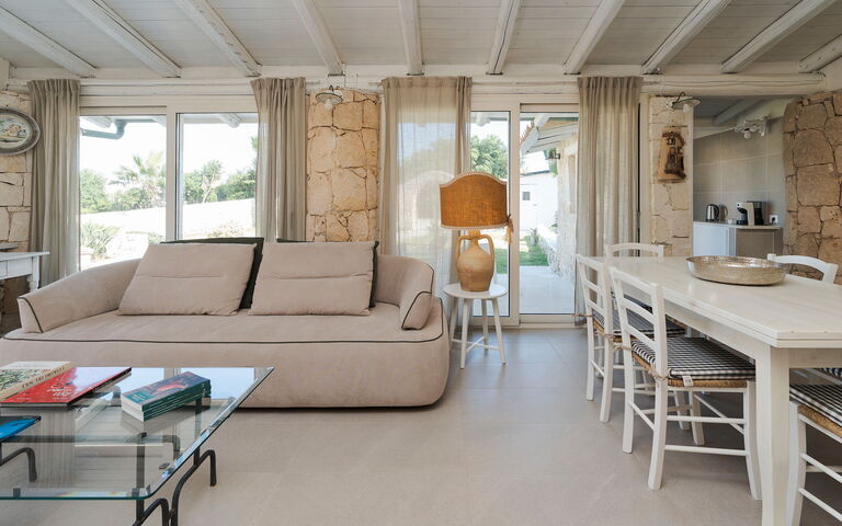 Villa Del Mito: Dining Room, Living Room