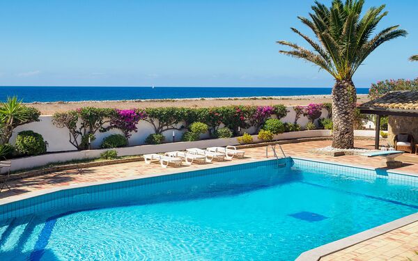 Villa Cala Mancina: Pool