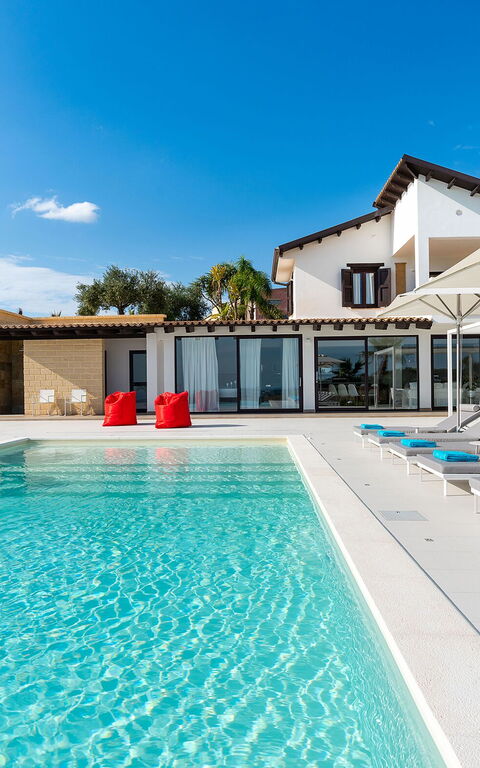 Villa Camemi: Building Exterior, Outdoor, Pool, Summer