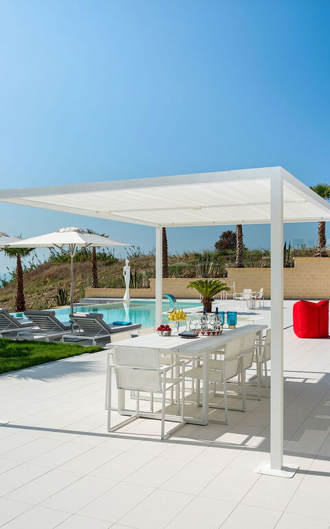 Villa Camemi: Balcony / Terrace / Patio, Outdoor, Summer