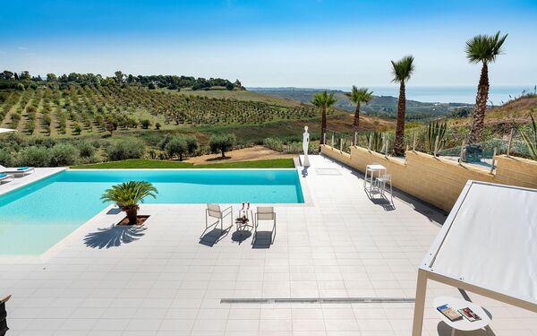 Villa Camemi: Outdoor, Pool, Scenic View, Summer