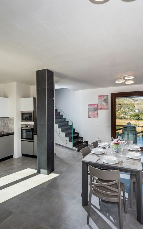 Villa Livreri: Dining Room, Kitchen